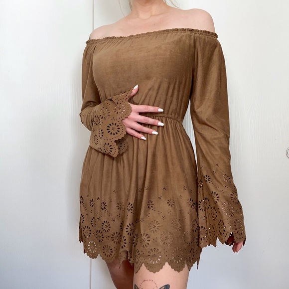 Band of Gypsies Dresses & Skirts - Band of Gypsies Boho Eyelet Bell Sleeve Dress